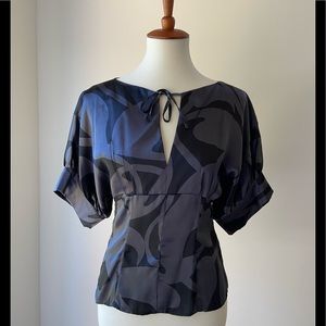 Gorgeous 100% silk black/grey print French Connection blouse w/keyhole neckline
